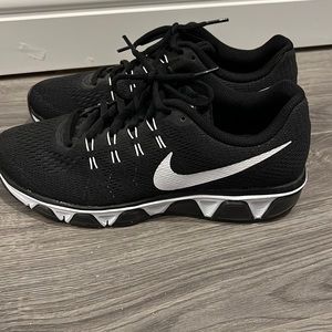 Nike tailwind 8